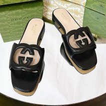 Gucci Cut Leather Interlocking G Sandals Black SNG051402