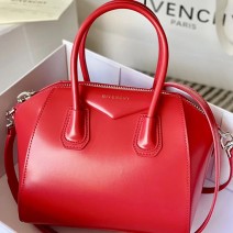 Givenchy Antigona small leather bag Red G9981